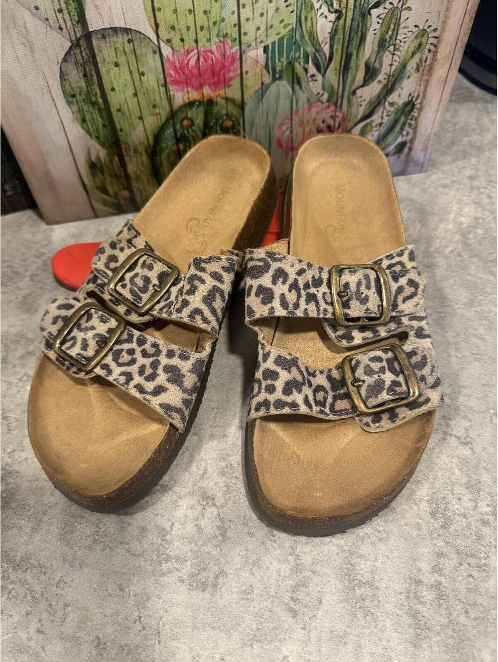 Mountain Sole Animal Print Sandals for Women Size 6